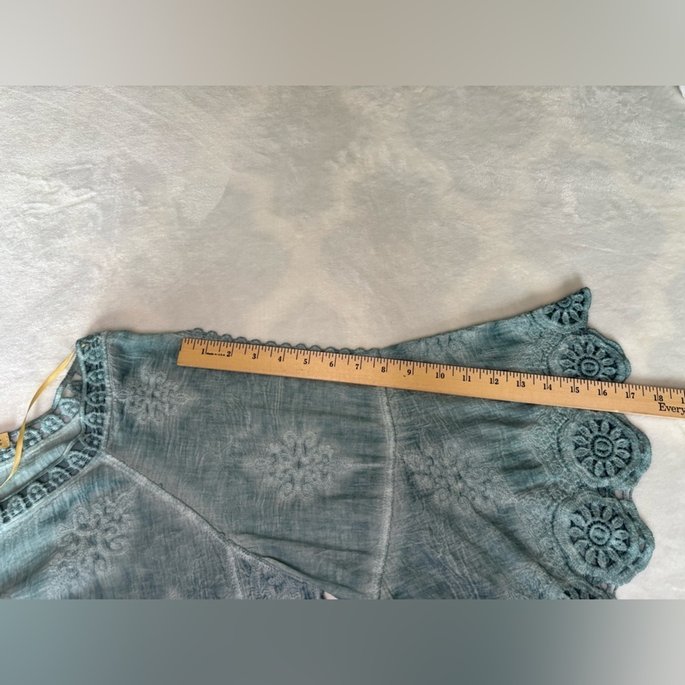 Democracy Blouse Size S Top Sleeves 2/3 Crewneck Light Blue - Picture 11 of 15